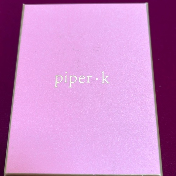 Piper k Glass Stone Dangle MAMA earrings NEW - Picture 4 of 5